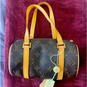 New Small round brown purse